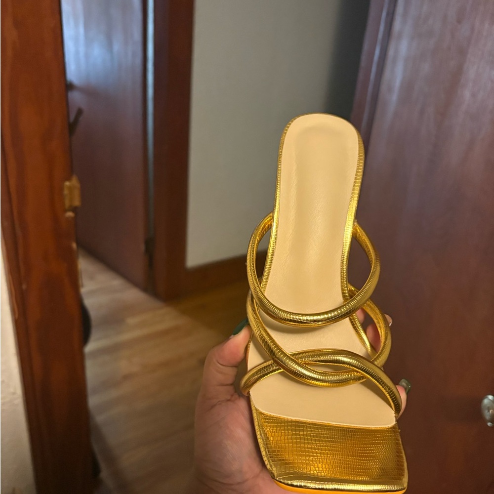 Elegant Gold Strappy Women's Sandals